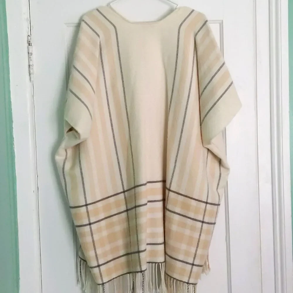 Loft shawl - Picture 2 of 3